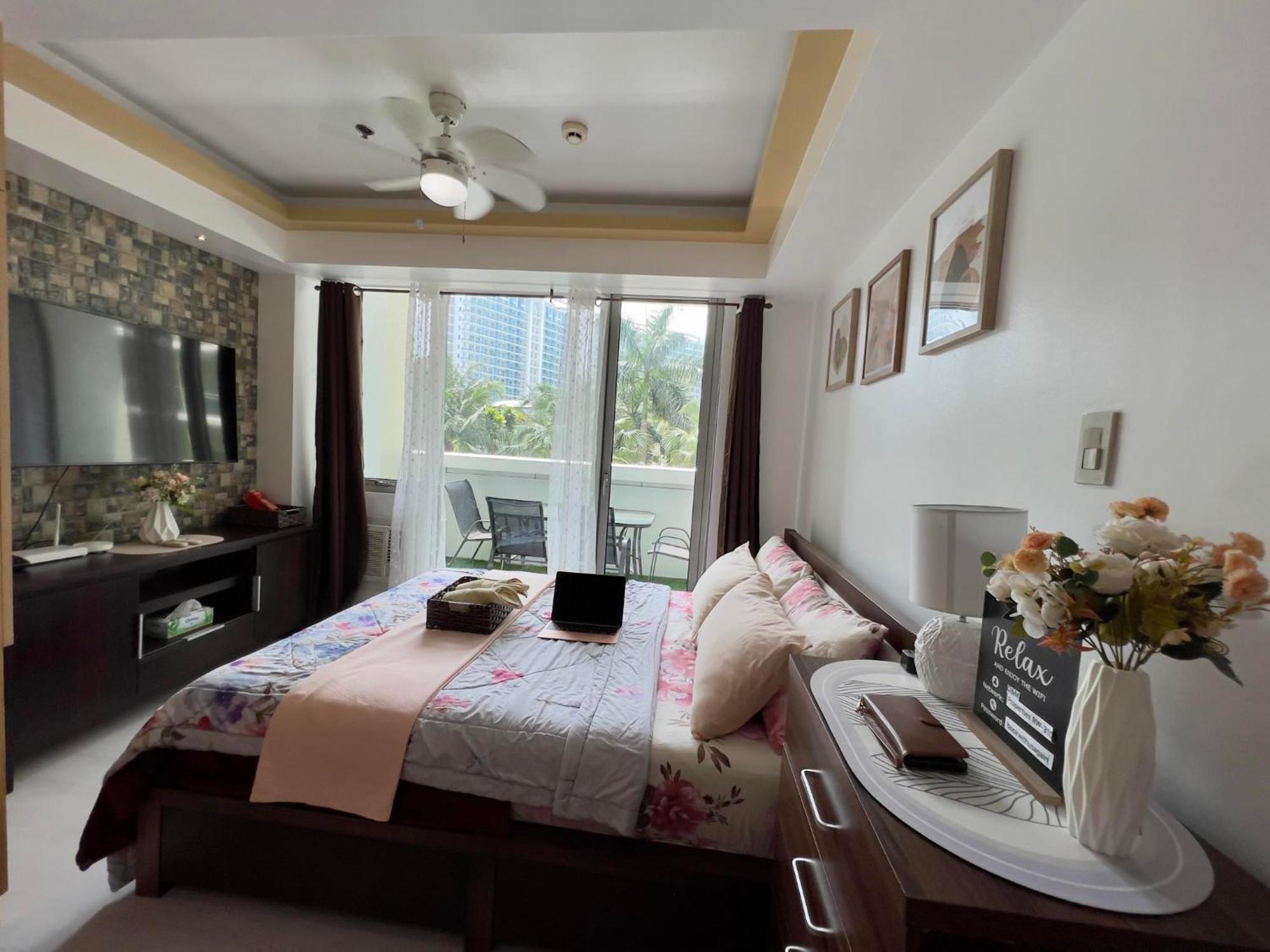 Beach Front Living In The Heart Of The City, Azure Residences مانيلا المظهر الخارجي الصورة