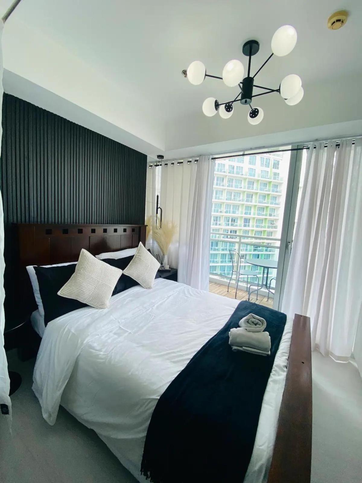Beach Front Living In The Heart Of The City, Azure Residences مانيلا المظهر الخارجي الصورة
