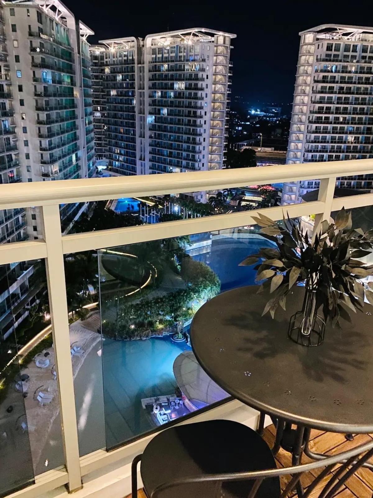 Beach Front Living In The Heart Of The City, Azure Residences مانيلا المظهر الخارجي الصورة